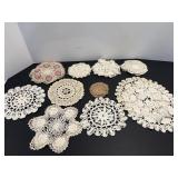 Vtg misc crocheted doilies various sizes