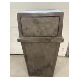 Rubbermaid commercial garbage can lid...
