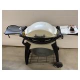 Weber grill (propane) can be table top on cart