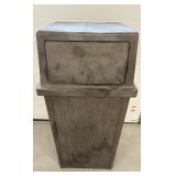 Rubbermaid commercial garbage can lid...