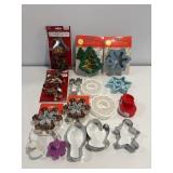 Vtg Christmas cookie cutters & molds