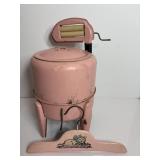 Vtg Wolverine Deluxe toy washing machine 12'...
