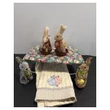 Vtg Bunnies & table runner