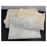 Vtg table clothes 56' x 71' 66' x 41'& 82' x 60'..