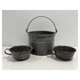Vtg Granite enamelware bucket & coffee cups