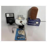 Vtg Vivitar electronic flash 2000 & Voigilander...