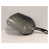 Vtg graniteware scoop 15'