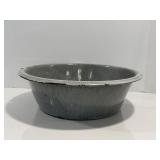 Vtg graniteware wash basin 17' dia