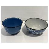 Vtg Small blue & white enamelware  bowl 5' dia, ..