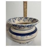 Vtg Stoneware crockery spittoon