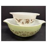 Vintage Pyrex 2.5qt &1.5pt Bowls