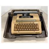 Vtg Smith Corona typewriter broken case