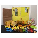 Vtg Mattel Sunshine Family with furniture & ...