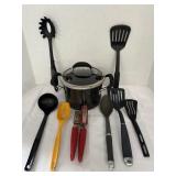 Farberware 3qt Lidded Stockpot & Utensils