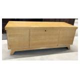Vtg Lane cedar chest 47" x 18" x 19"