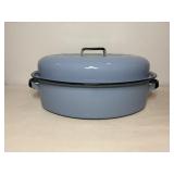 Vtg Blue enamelware oval roasting pan with lid ..