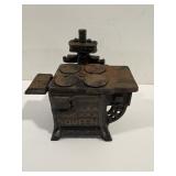 Vtg cast-iron miniature stove 4"Wx 2"D x 3.5"H
