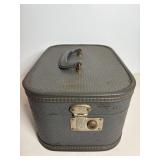 Vtg Hard shell train case 1950