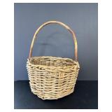 Hand Woven 13" Dia 8"H Basket