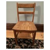 Vtg Oak schoolhouse chair