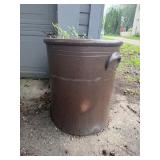 Vtg brwon glazed stoneware crock with lug handle..
