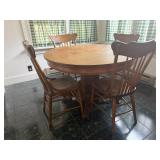 Antique oak round table with chairs 45' round...