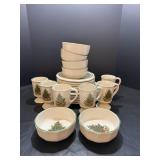Christmas Heritage Pfaltzgraff 6-piece settings...