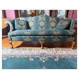 Vtg Queen Anne Style couch 74'W x 33'D x 34'H