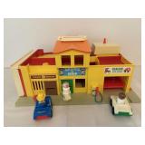 Fisher Price Family Village