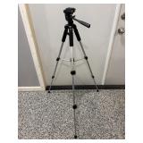 Digital Concepts Aluminum Tripod with Pan Tilt