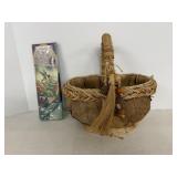 Hummingbird Haven Flag 27'x37' & Basket