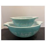 Vtg Pyrex 1.5 qt & 4 qt ovenware bowls