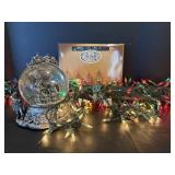Vtg Snow globe music box & mini light sets..