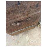 Vtg trunk.