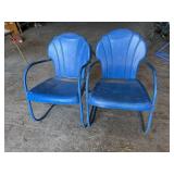 Vtg metal tilip lawnchairs.