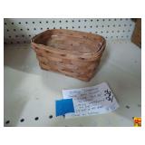 Vintage Longaberger Berry Basket Signed “BLS86” (H101)