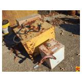 (2) Fuel Tanks & Diamond Plate Aluminum Hollow Box