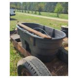 Rubbermaid 100-Gallon Stock Tank & Contents