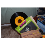 Elvis Collectibles: Vintage Record Case with 45
