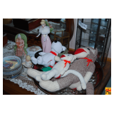 Display Case, Collectible Plates, Figurines & Stuffed Animals