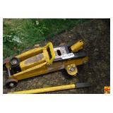 Grover 2-Ton Hydraulic Floor Jack