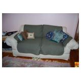 Two-Seater Sofa with Quilted Cover and Decorative Pillows