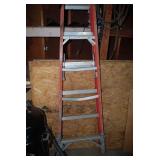 Fiberglass Step Ladder