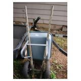 Truper Wheelbarrow with Wooden Handles