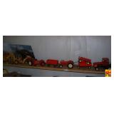 Allis-Chalmers D19 Toy Tractor with Wagon Lot