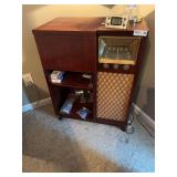 Stewart Warner Wood Console Radio With Integrated Turntable