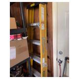 Stanley Yellow Fiberglass Extension Ladder