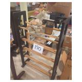 Wooden Quilt Rack with Multi-Tier Slatted Design