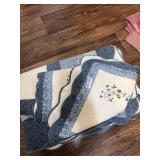 Peking Handicraft Blue and White Floral Patchwork Quilt Bedding