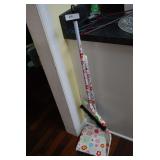 Floral Pattern Broom and Dustpan Set